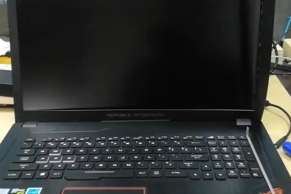 Ремонт крышки ноутбука в Киеве