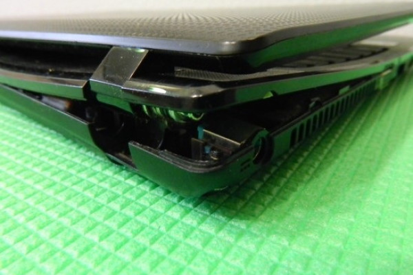 Ремонт петель ноутбука в Киеве