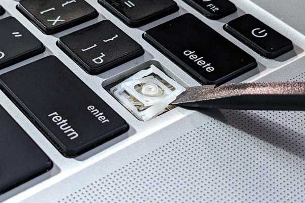 Профессиональная чистка клавиатуры