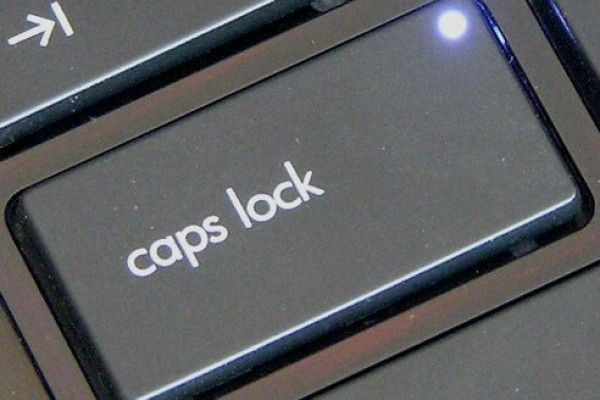 Мигает экран ноутбука: причины и решения