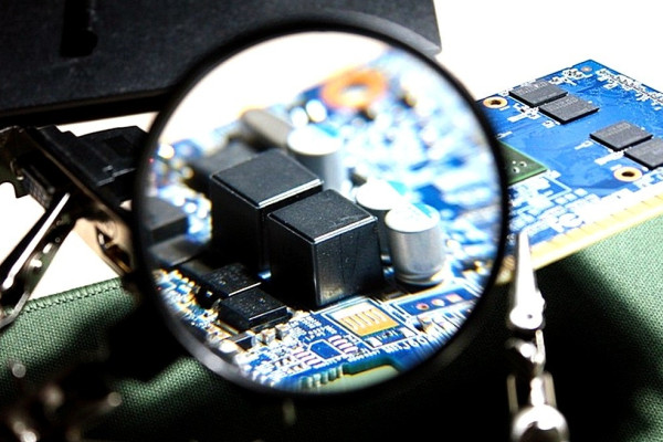 Компьютер гудит и шумит