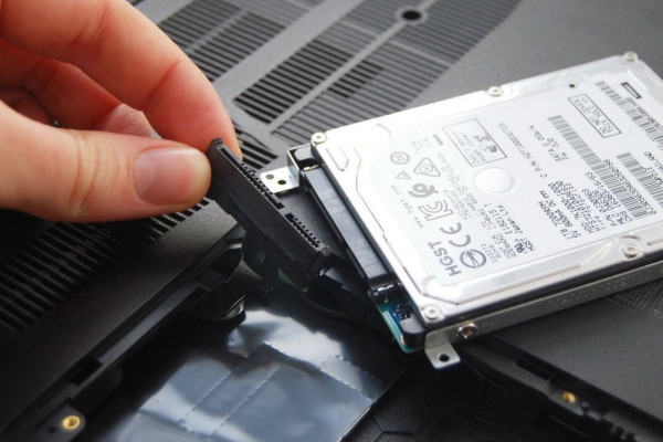 Ноутбук не запускается после замены HDD