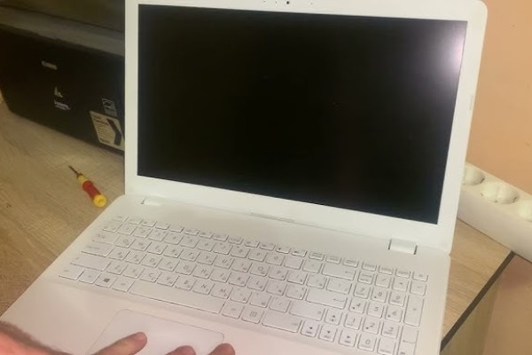 Ноутбук не включается без батареи