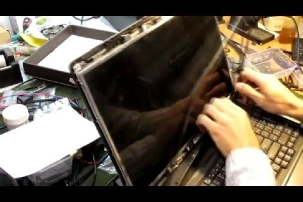 Ремонт экрана ноутбука после удара