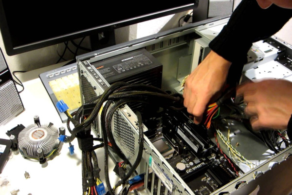 Компьютер пищит и не стартует